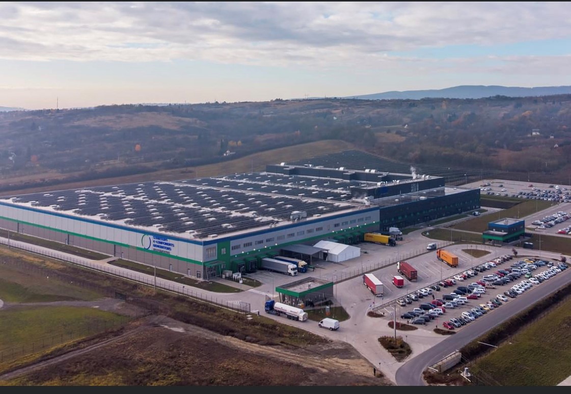 Szirmabesenyő, logisztikai raktár, gyár alapozás és szerkezetépítés