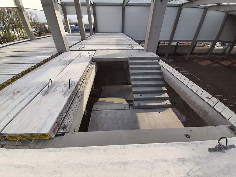 Jászfényszaru, Logisztikai csarnok