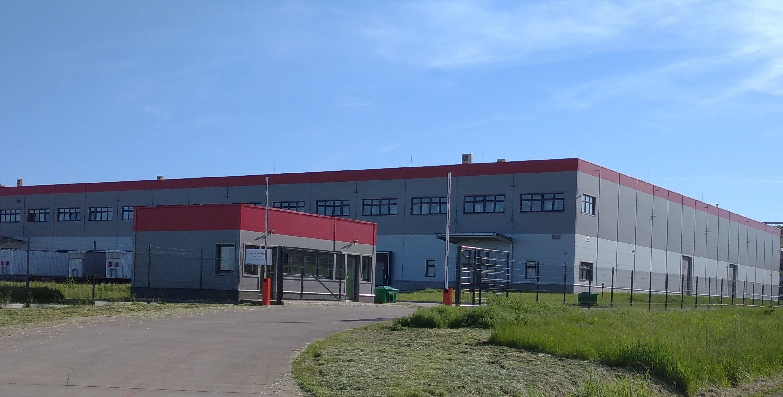 Szirmabesenyő, Raktárcsarnok alapozás